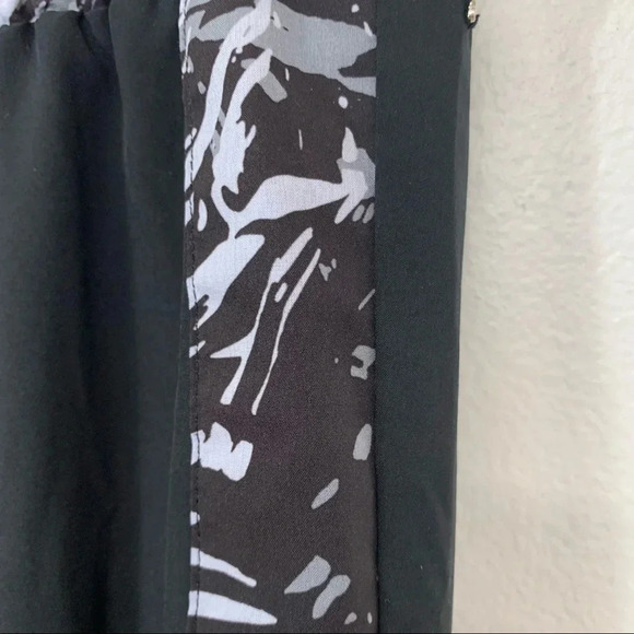 Fabletics Athletic Pants Woman Small Black Elastic Waist Taped Leg Tuxedo Stripe - Picture 4 of 13